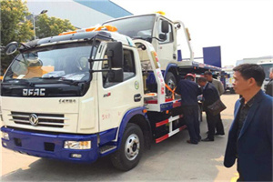 带岭汽车道路救援拖车价格